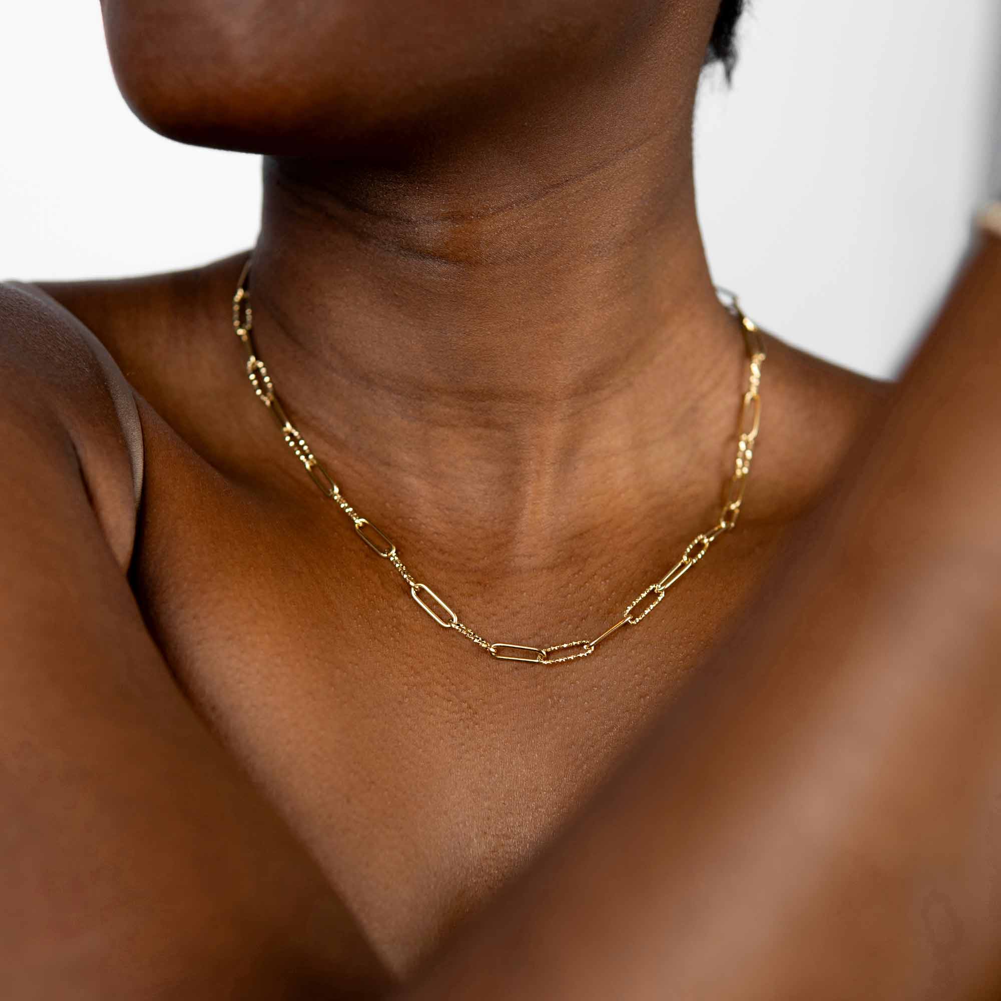 Collar de cadena con clip