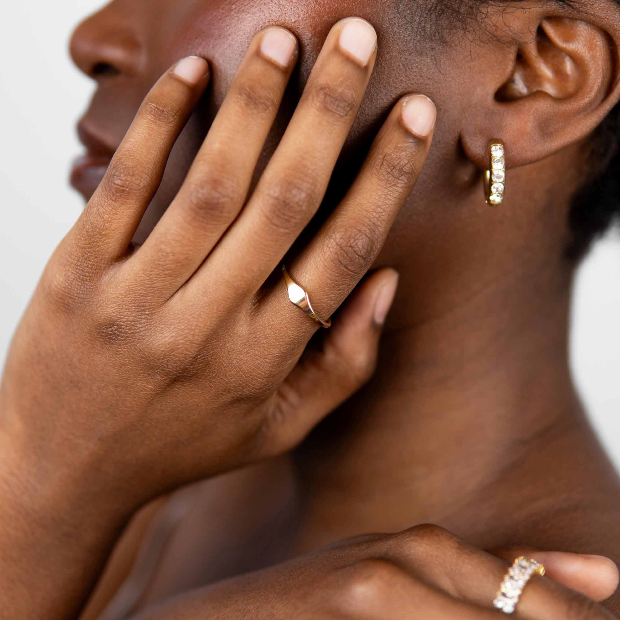 Anillo de sello delgado