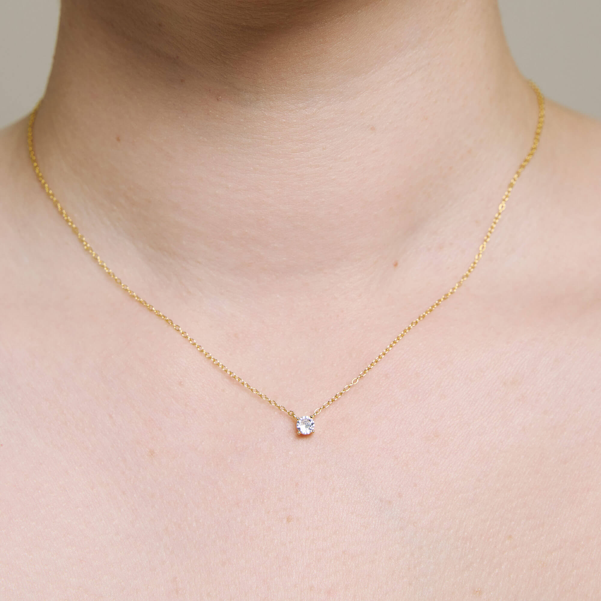 COLLAR COLGANTE CLÁSICO