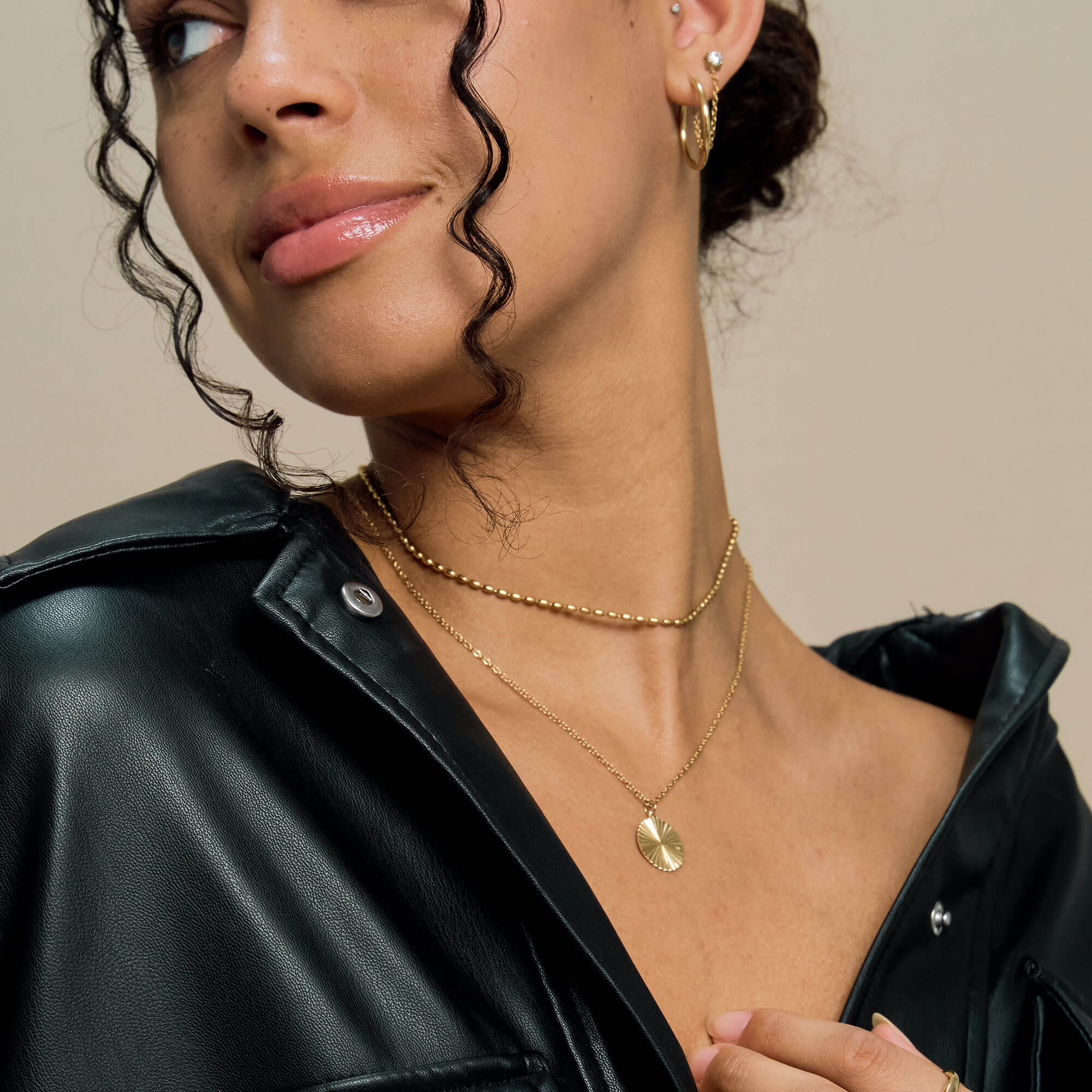 Collar de punto ovalado