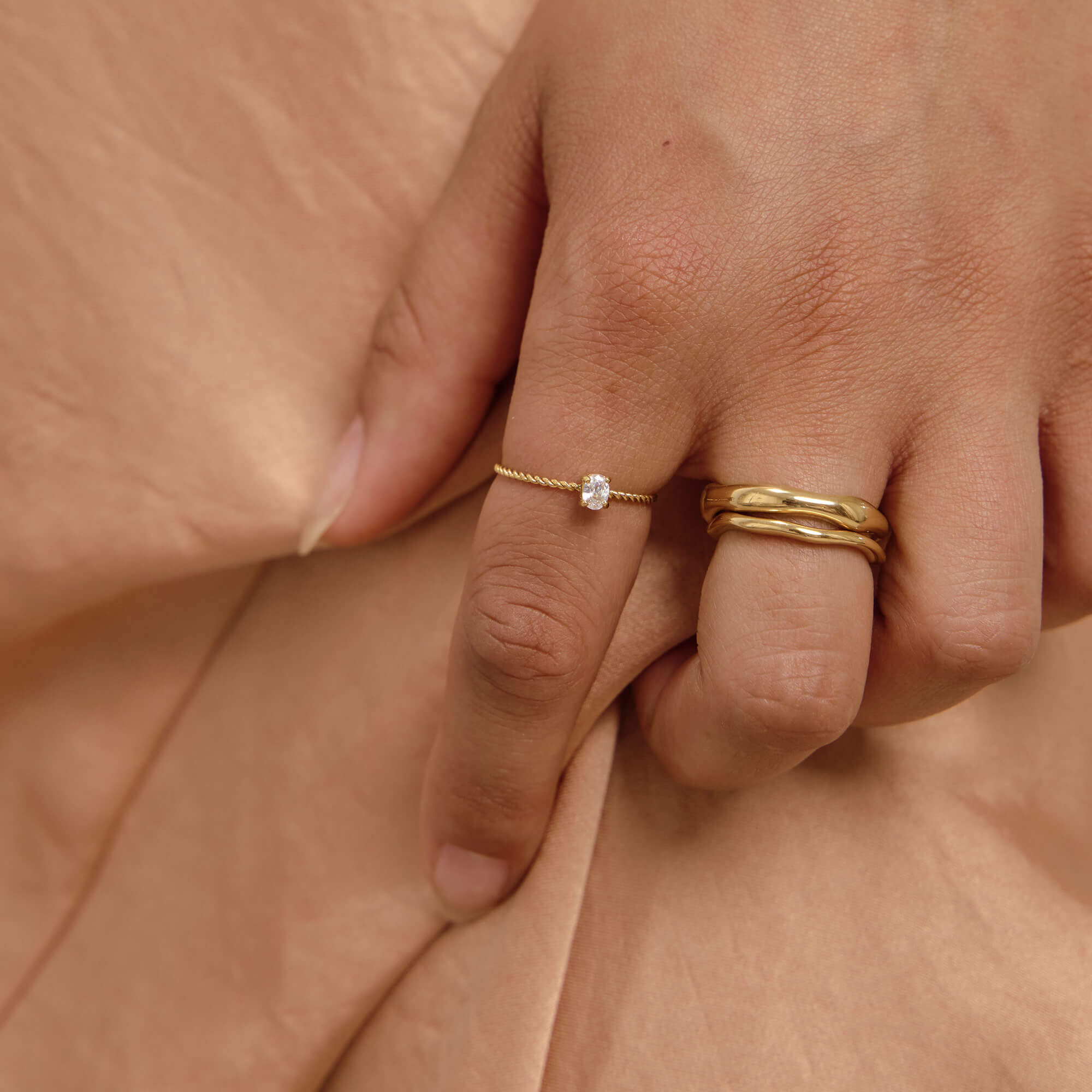 Anillo torcido clásico